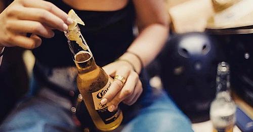 Μπαρ για να γνωρίσεις σέξι κόσμο στην Αθήνα